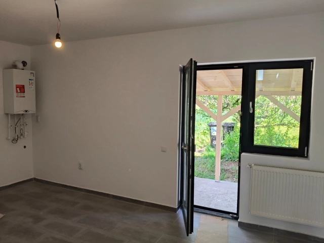 Apartament 3 camere - Tomesti