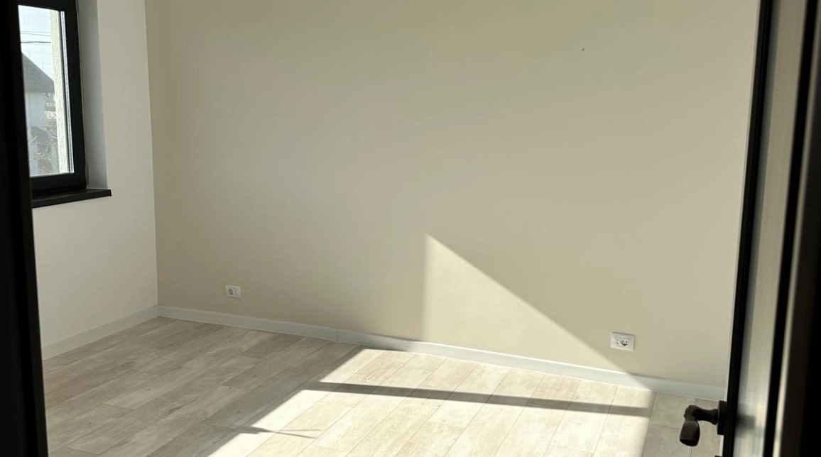 Oferta Casa de vanzare, 4 camere, 105 mp, Breazu,  Statie de autobus imagine 5