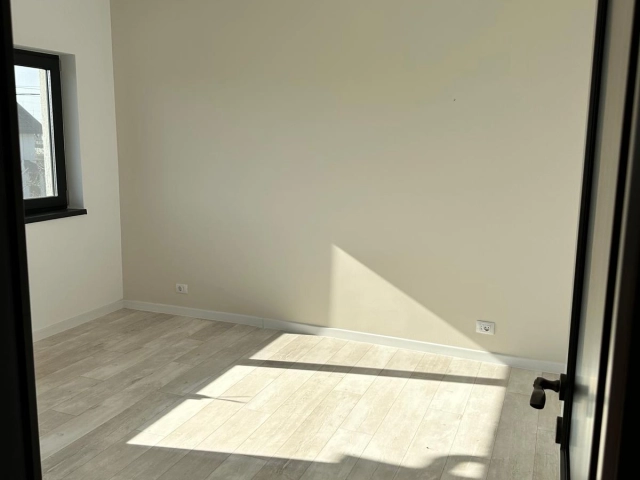 Apartament 4 camere - Breazu
