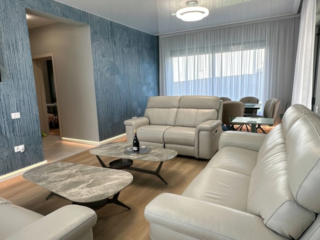Apartament 4 camere - Bucium