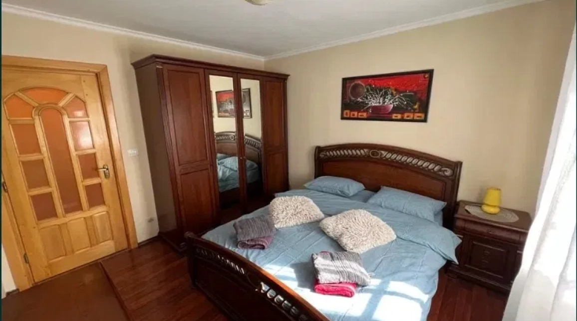 Oferta Apartament, 3 camere semidecomandat, 65 mp, Podu Ros, de inchiriat,  Facultatea de Fizica imagine 3