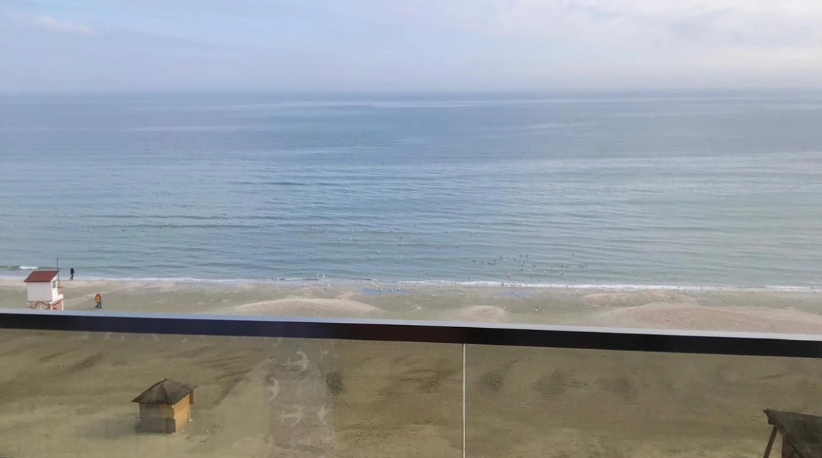 Oferta Mamaia Nord apartament nou 43 mp, 2 camere, decomandat, de vanzare,  PRIMA LINIE la MARE, VEDERE FRONTALA  180 grade imagine 1