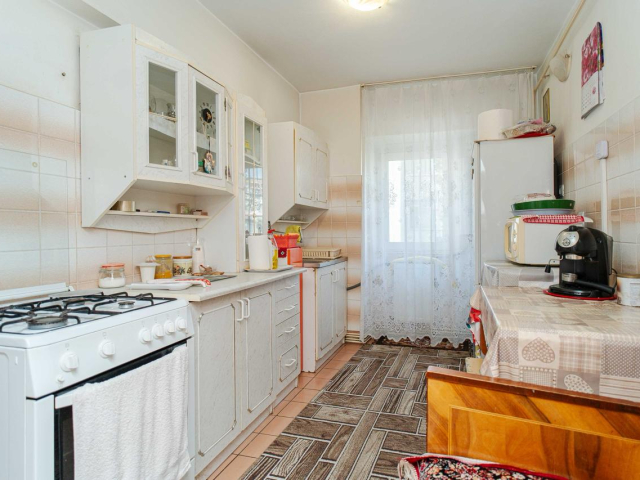 Apartament de vanzare, 3 camere,  decomandat,  70 mp, Pacurari,  (Alpha Bank) 162990