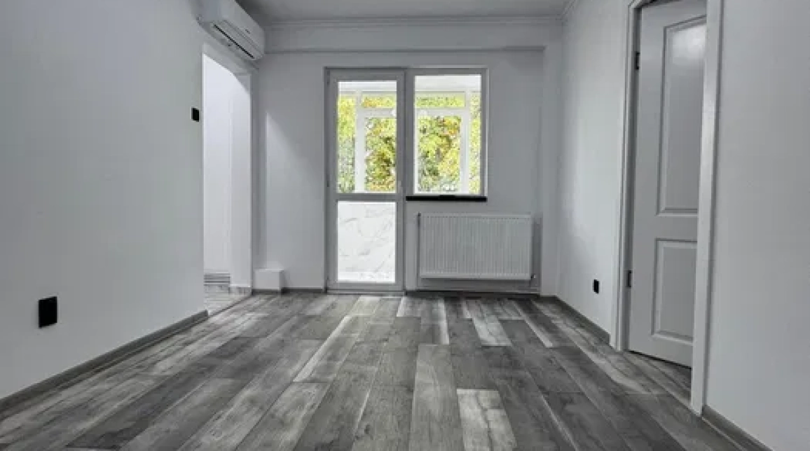 Oferta De vanzare apartament, 3 camere, nedecomandat, 45 mp, Tatarasi,  Piata Chirila - Ateneu imagine 1