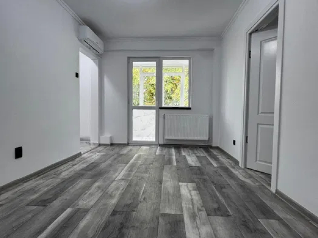 De vanzare apartament, 3 camere,  nedecomandat,  45 mp, Tatarasi,  (Piata Chirila - Ateneu) 163347