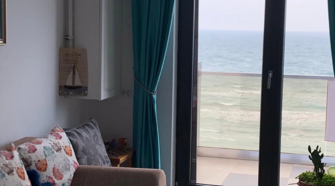 Oferta Mamaia Nord apartament nou 43 mp, 2 camere, decomandat, de vanzare,  PRIMA LINIE la MARE, VEDERE FRONTALA  180 grade imagine 2