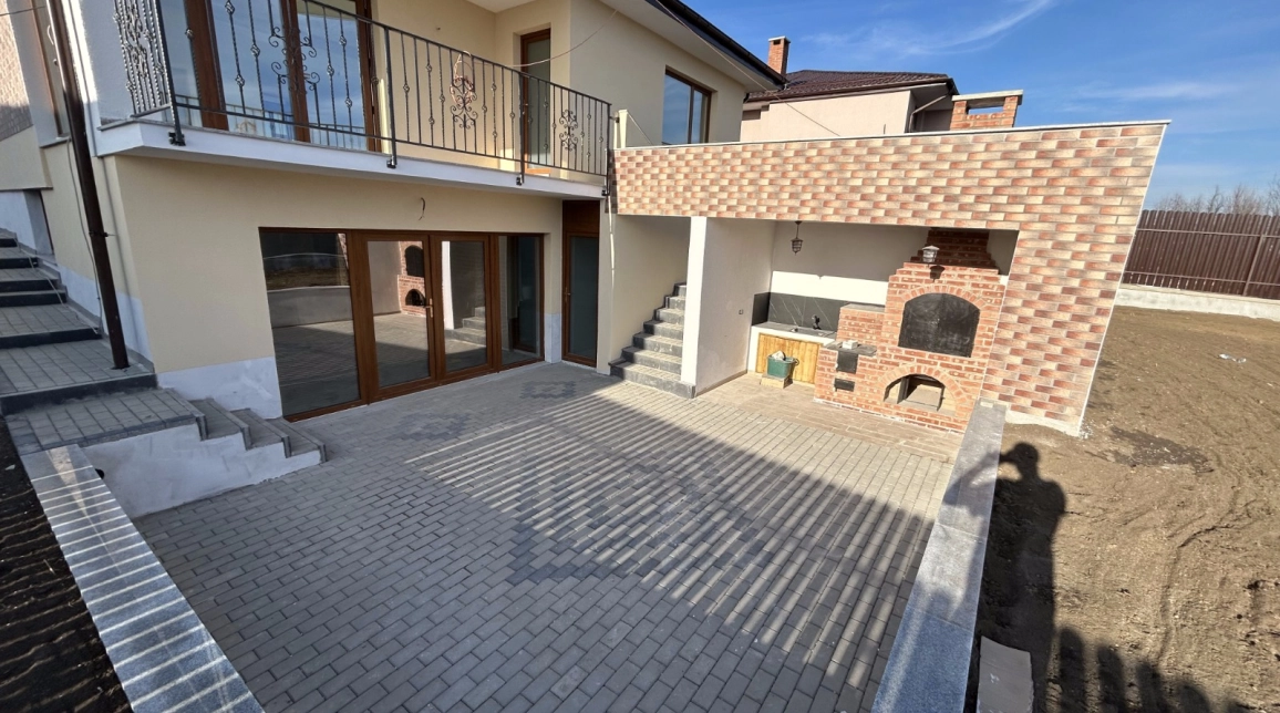 Oferta Lunca Cetatuii casa 170 mp, 6 camere, de vanzare,  pe soseau de centura imagine 2