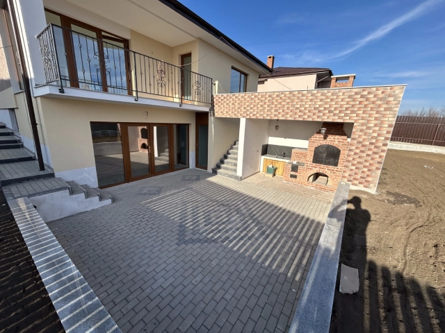 Apartament 6 camere - Lunca Cetatuii