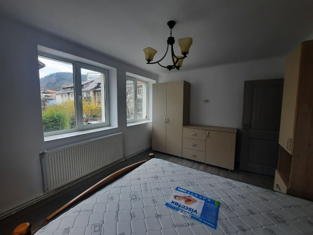 Central apartament  52 mp, 2 camere,  semidecomandat, de inchiriat,  (Banca Transilvania / Tribunal) 161999