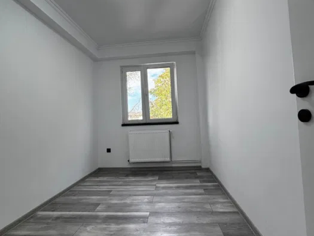De vanzare apartament, 3 camere,  nedecomandat,  45 mp, Tatarasi,  (Piata Chirila - Ateneu) 163347