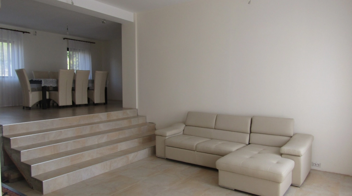 Oferta Casa, 6 camere , 270 mp, Barnova, de vanzare,  Pietrarie imagine 1