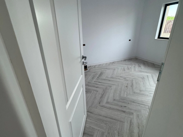 Apartament 4 camere - Miroslava