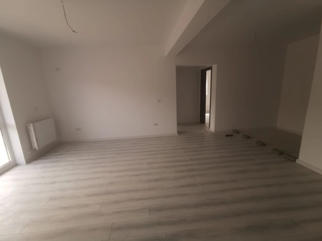 Apartament 3 camere - Pacurari