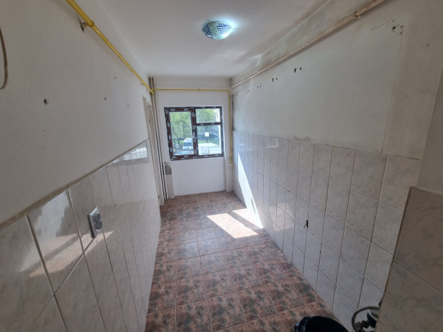 De vanzare apartament, 2 camere,  decomandat,  52 mp, Podu Ros,  (Piata Nicolina) 160942