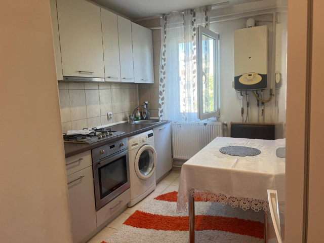 Apartament de vanzare, 2 camere,  semidecomandat,  53 mp, Podu Ros,  (Magazinul Tesko) 163010