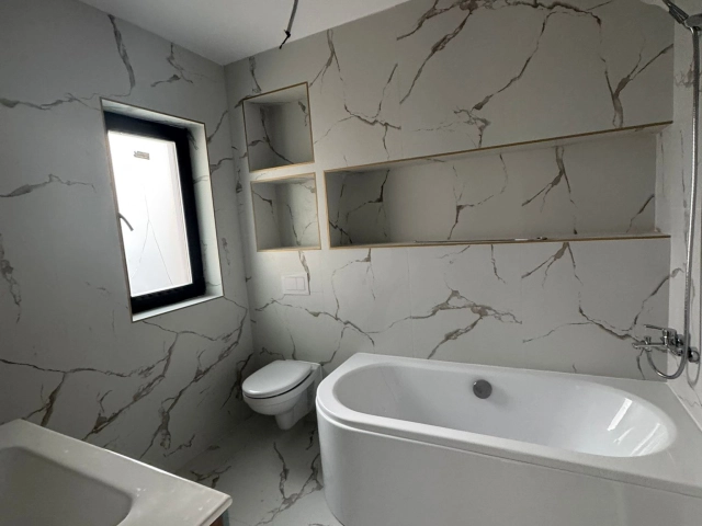 Apartament 4 camere - Miroslava