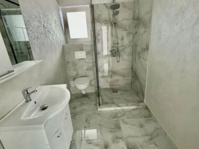 Apartament 4 camere - Rediu
