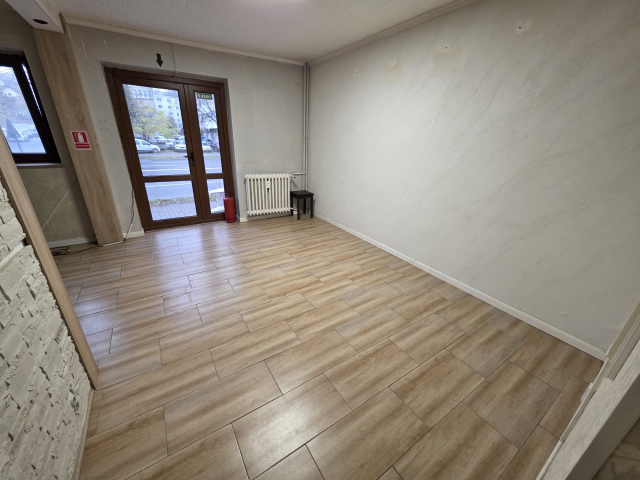 Spatiu comercial Gara Carrefour 24mp  163536