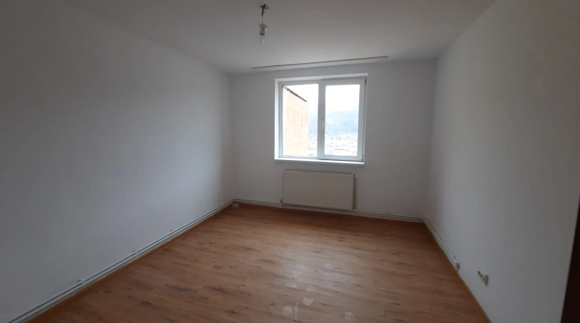 Oferta Apartament de vanzare, 3 camere, semidecomandat, 68 mp, Maratei,  Garofita imagine 1