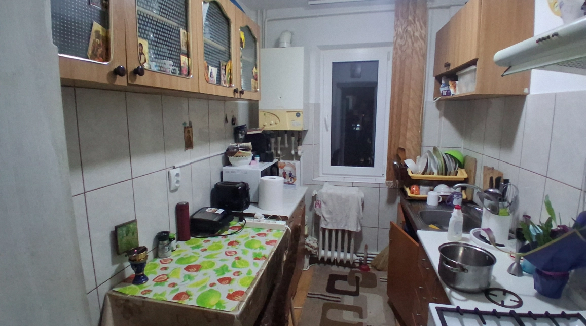 Oferta Pacurari apartament 56 mp, 3 camere, semidecomandat, de vanzare,  ALPHA BANK imagine 1