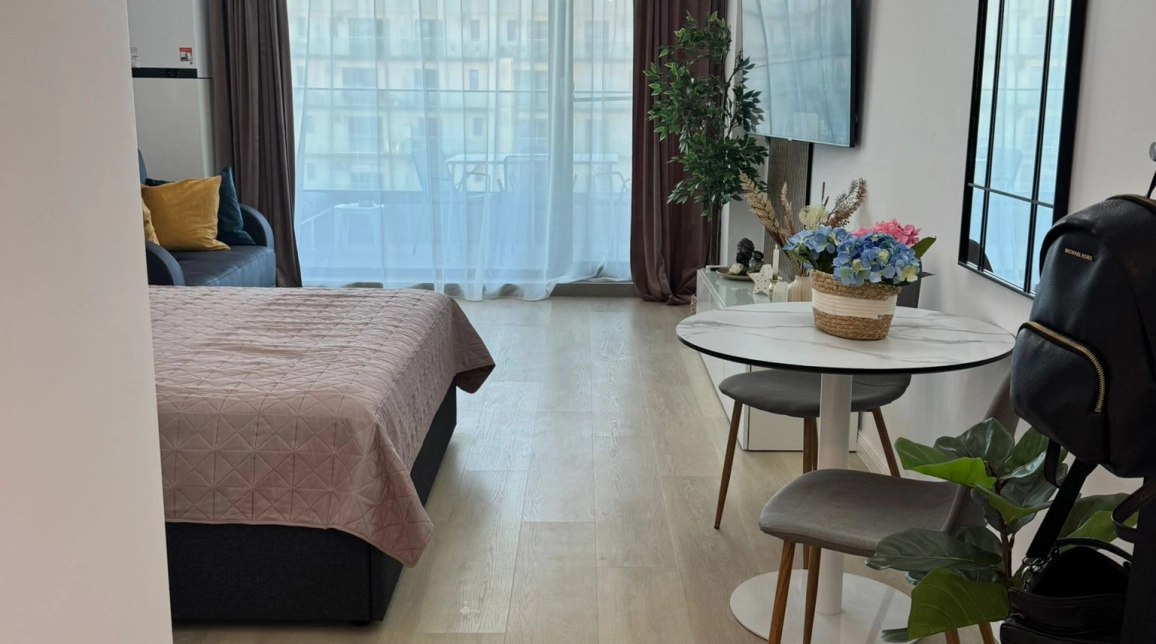 Oferta De vanzare apartament nou, 1 camera, decomandat, 40 mp, Mamaia Nord,  Tomis Villa, parcare inclusa, vedere laterala imagine 2