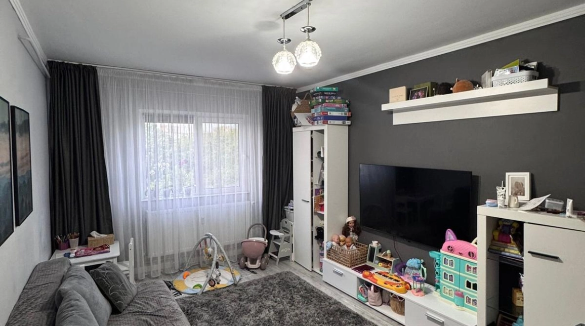 Oferta Nicolina apartament 50 mp, 2 camere, decomandat, de vanzare,  Prima Statie -Scoala Vasile Conta imagine 1