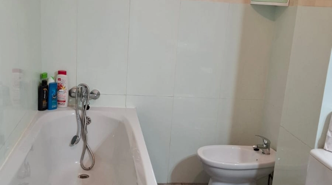 Oferta Girov apartament 62 mp, 2 camere, decomandat, de vanzare imagine 3