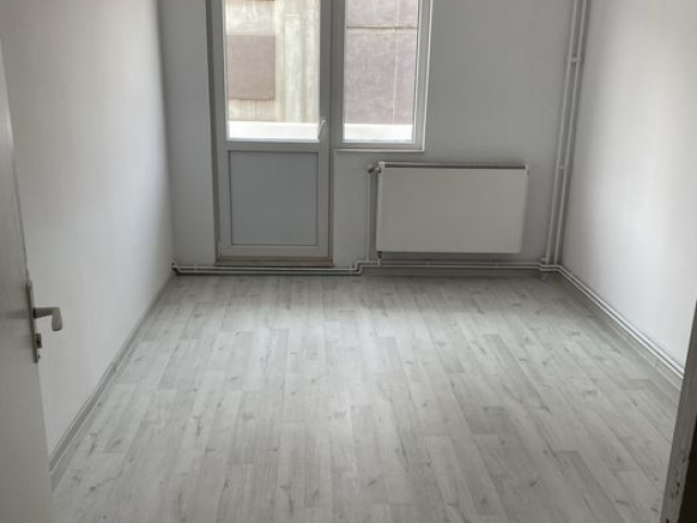 Apartament, 3 camere  decomandat,  79 mp, Nicolina, de vanzare,  (Bld Poitiers - Continental) 163136
