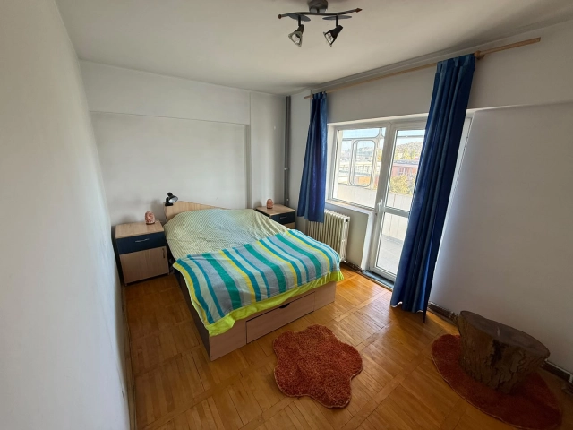 Apartament 3 camere - Podu Ros