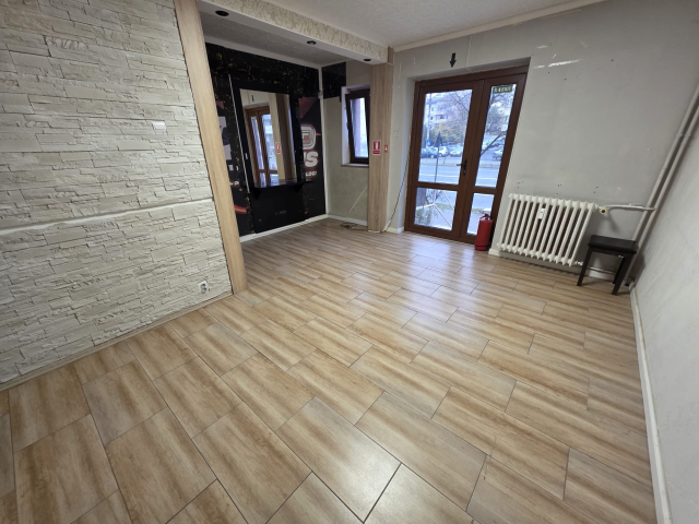 Spatiu comercial Gara Carrefour 24mp  163536