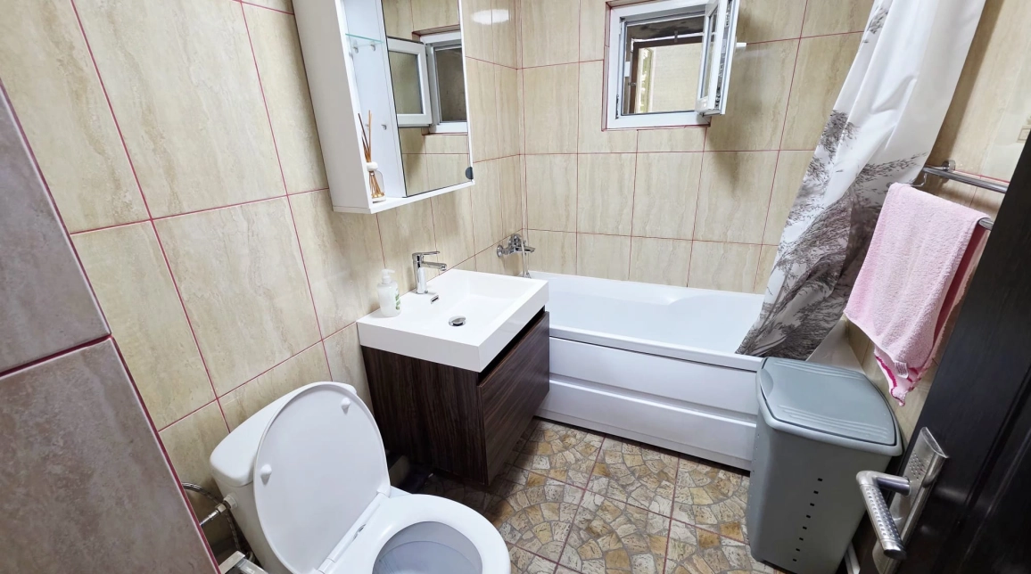 Oferta Nicolina apartament 54 mp, 2 camere, decomandat, de inchiriat imagine 7