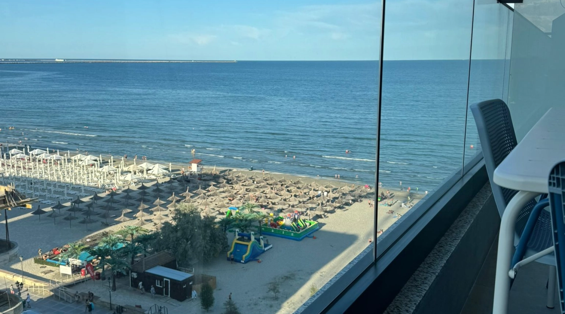 Oferta De vanzare apartament nou, 1 camera, decomandat, 40 mp, Mamaia Nord,  Tomis Villa, parcare inclusa, vedere laterala imagine 4