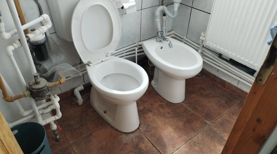 Oferta Apartament de vanzare, 3 camere, semidecomandat, 85 mp, Central,  in spate la facultatea de medicina imagine 7