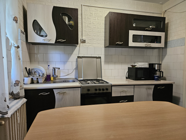 De vanzare apartament, 3 camere,  semidecomandat,  65 mp, Podu Ros,  (Salubris) 162677