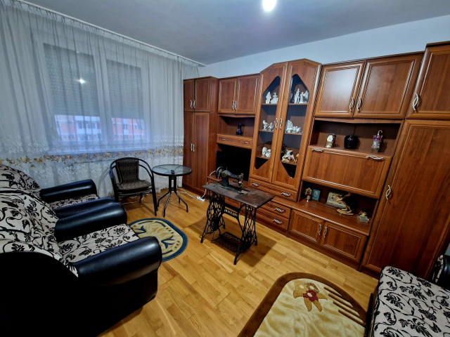 Calea Romanului apartament  45 mp, 2 camere,  decomandat, de vanzare,   163029