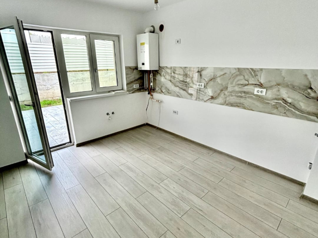 4 camere,  110mp, de vanzare vila in zona Rediu,   161113