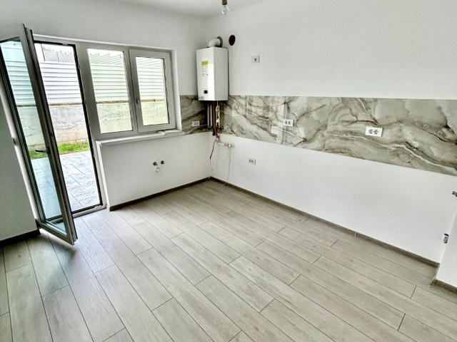Apartament 4 camere - Rediu