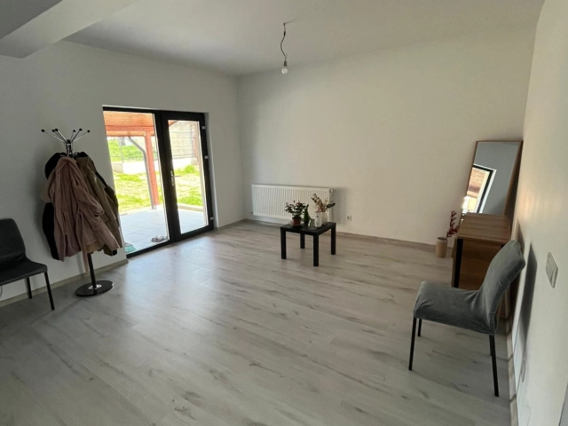Apartament 4 camere - Holboca