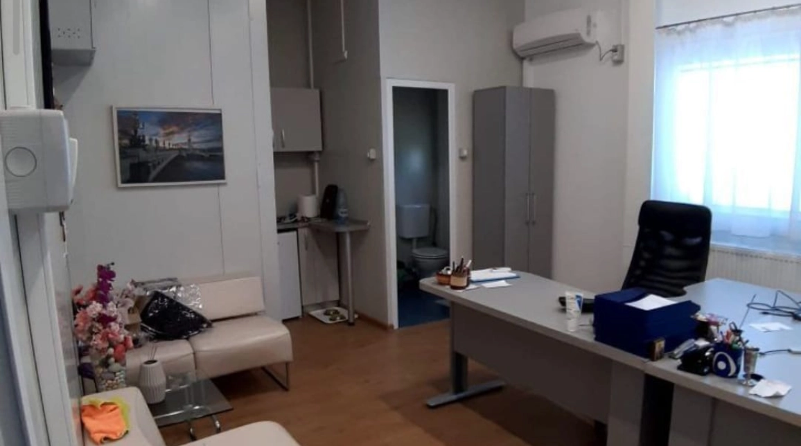 Oferta Hala industriala de vanzare Barnova Acces facil transport de mare tonaj 600mp  imagine 4