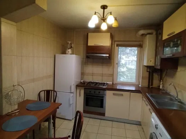 Podu Ros apartament  60 mp, 3 camere,  semidecomandat, de inchiriat,   161844
