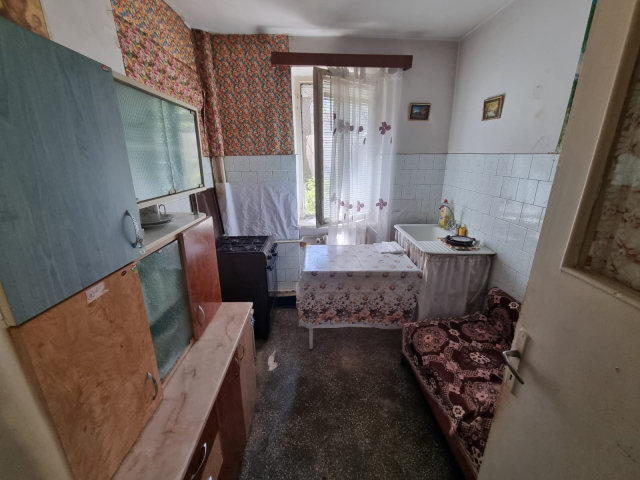 Tudor Vladimirescu apartament  50 mp, 2 camere,  nedecomandat, de vanzare,  (Intersectia Bucsinescu) 162154