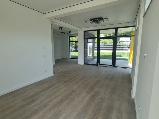 De vanzare casa, 4 camere,  106mp, Visani,  (TLT Visan) 159002