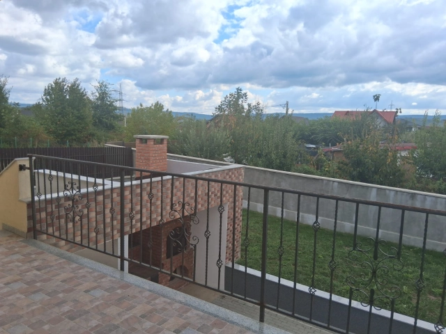 Apartament 6 camere - Lunca Cetatuii