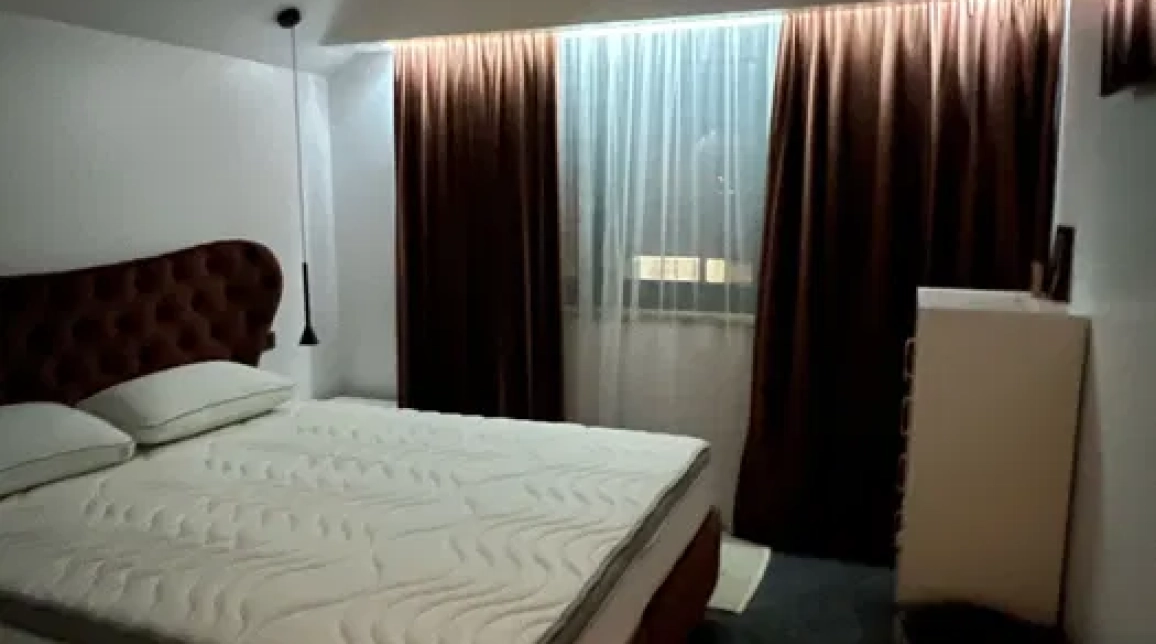 Oferta Apartament, 3 camere semidecomandat, 80 mp, Podul de Fier, de inchiriat,  Little Texas imagine 2