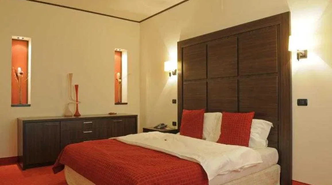 Oferta Tudor Vladimirescu apartament 67 mp, 3 camere, decomandat, de inchiriat,  Bucsinescu imagine 1