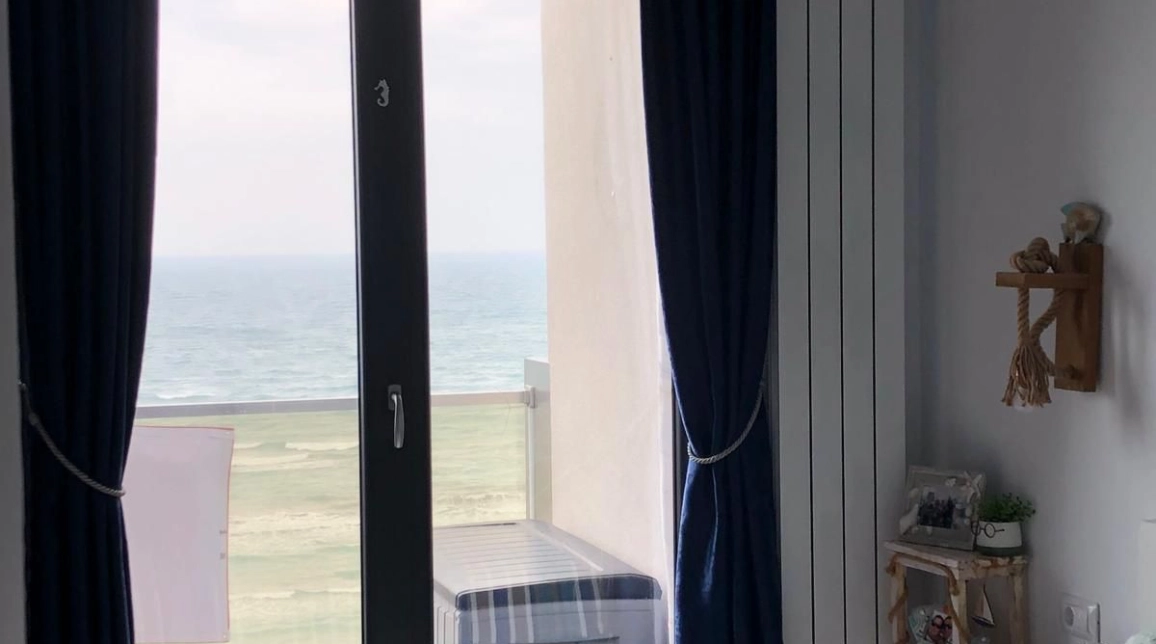 Oferta Mamaia Nord apartament nou 43 mp, 2 camere, decomandat, de vanzare,  PRIMA LINIE la MARE, VEDERE FRONTALA  180 grade imagine 8