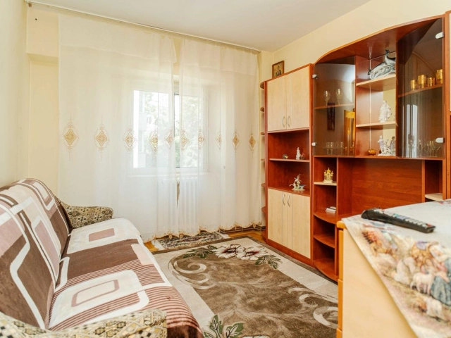 Apartament 3 camere - Pacurari