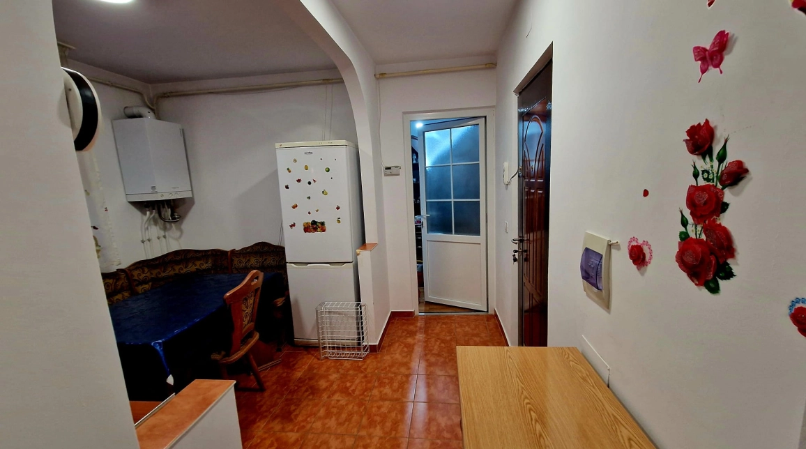 Oferta Calea Romanului apartament 45 mp, 2 camere, decomandat, de vanzare imagine 3