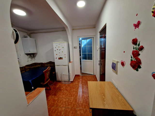 Calea Romanului apartament  45 mp, 2 camere,  decomandat, de vanzare,   163029