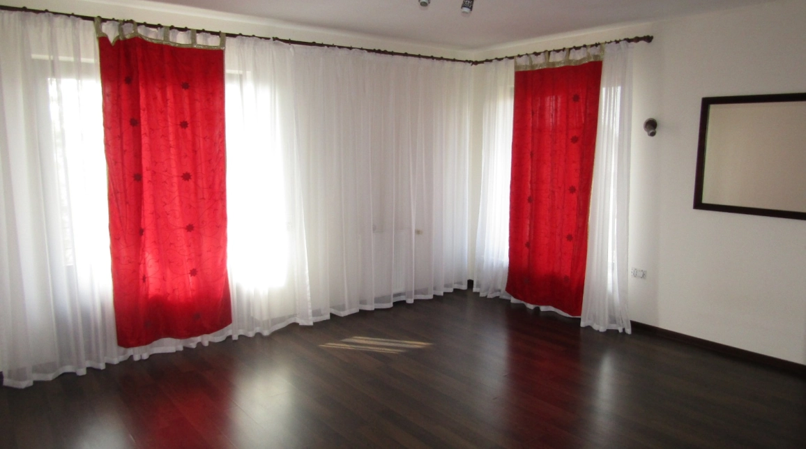 Oferta Casa, 6 camere , 270 mp, Barnova, de vanzare,  Pietrarie imagine 6